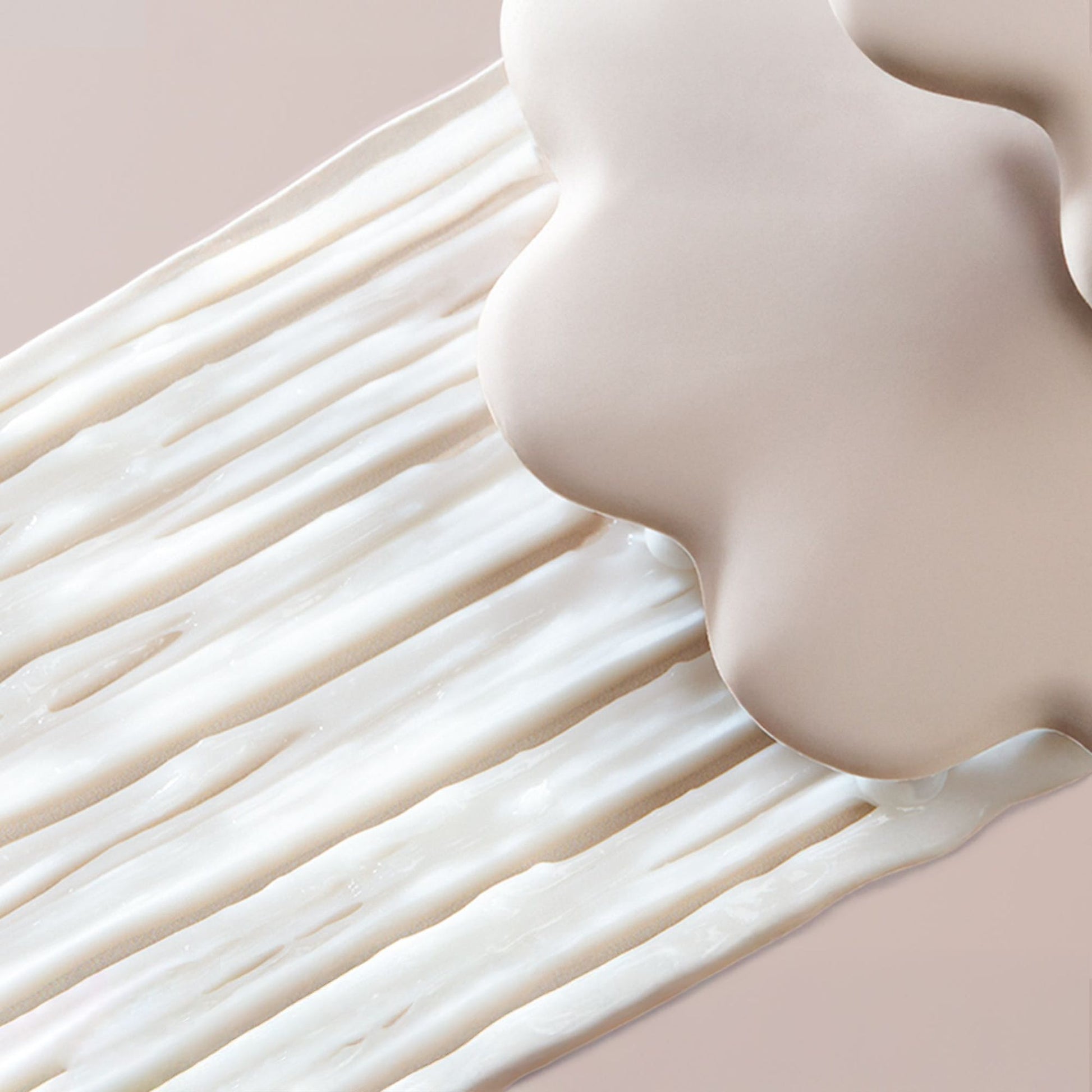 Primer plano de una superficie lisa de color beige con efecto de enfoque suave.