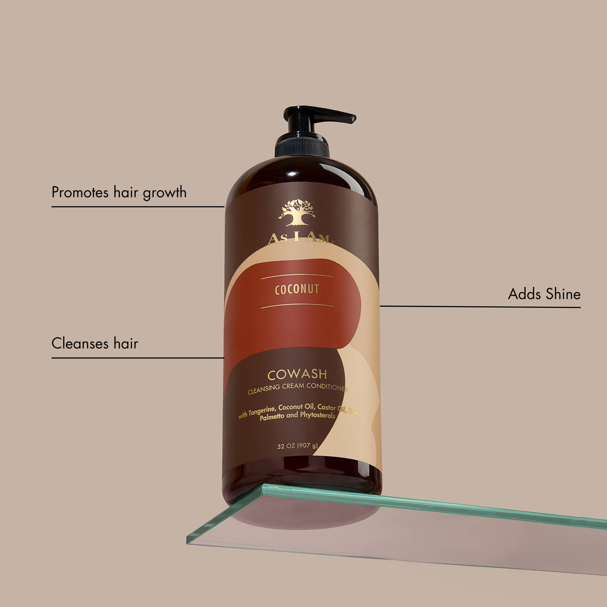 Botella de acondicionador limpiador Cowash sobre fondo beige