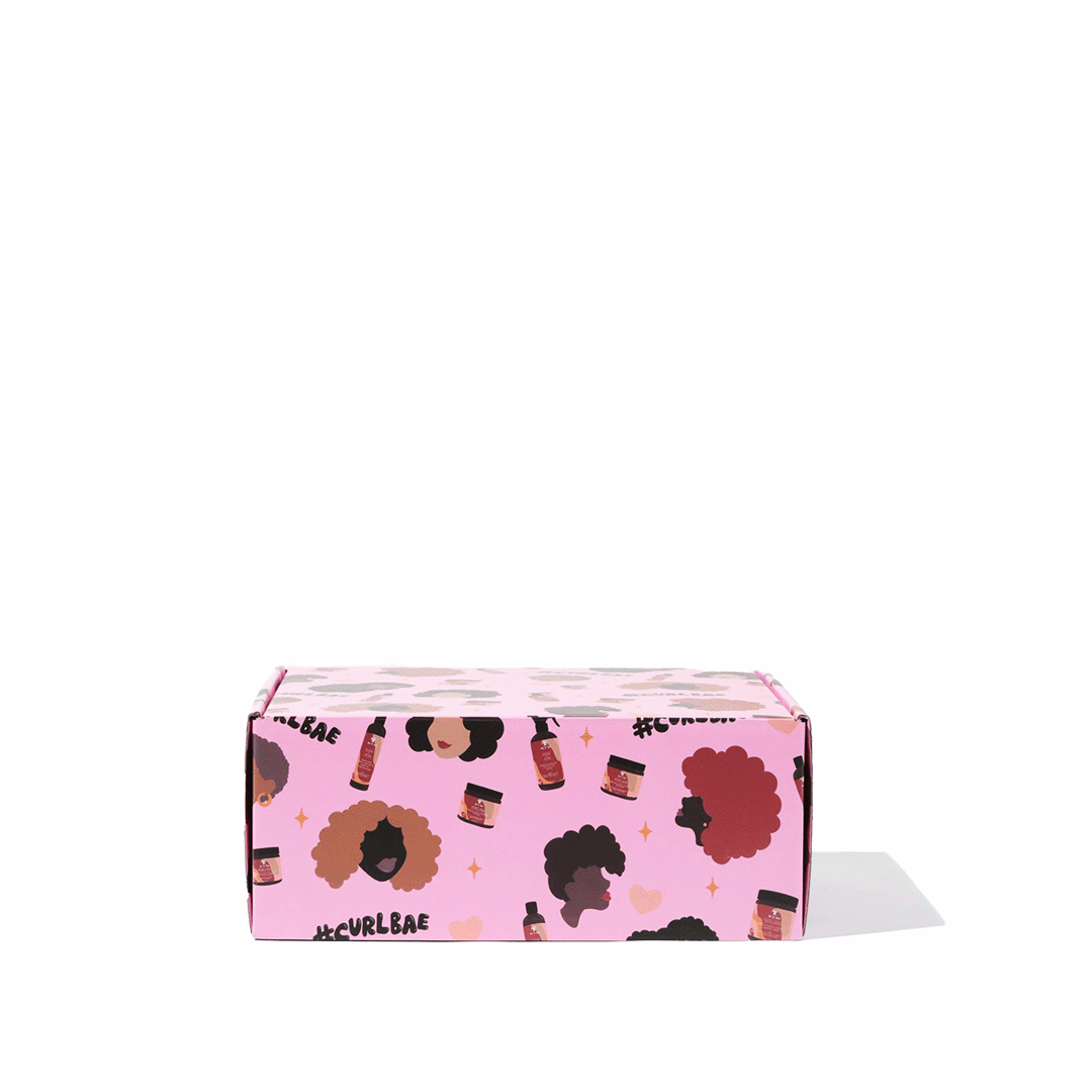 Curlbae Box - Un cuidado set de regalo con productos nutritivos para el cabello rizado y con textura, bellamente empaquetado en una caja elegante, de marca.